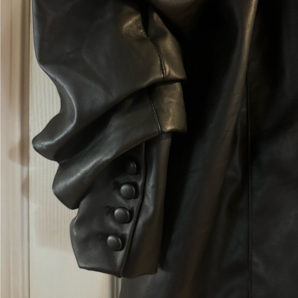 Plus Size Oversize Vegan Leather Blazer - Picture 3 of 4